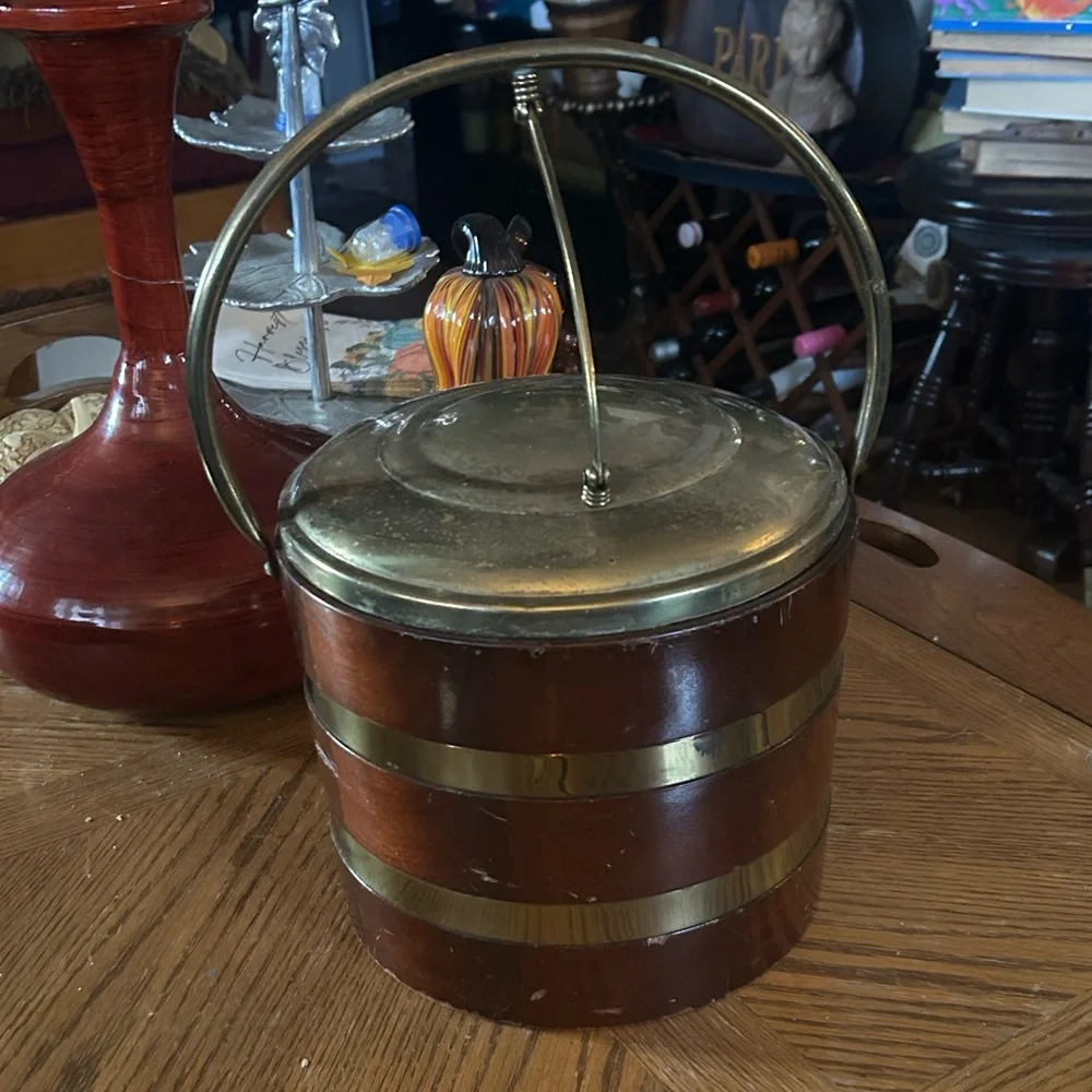 ANTIQUE WOOD & BRASS ICE BUCKET